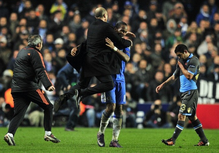14/3/2012 – Chelsea của Di Matteo đánh bại Napoli ở vòng 1/16 bất chấp bị dẫn 1-3 ở trận lượt đi. Di Matteo ăn mừng như trẻ con với các cầu thủ.